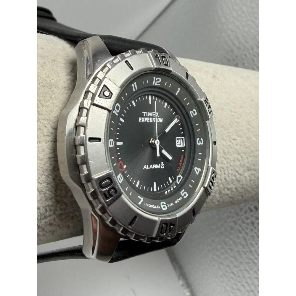 Timex Shenmue New Battery 2006 Mens Watch 42MM 8